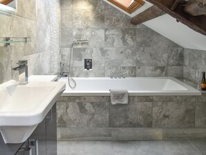 Towels - 2 bedroom accommodation in Whitby (Whitby)