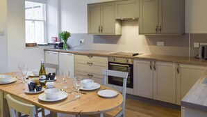 Private kitchen - 2 bedroom accommodation in Falkland (Falkland)