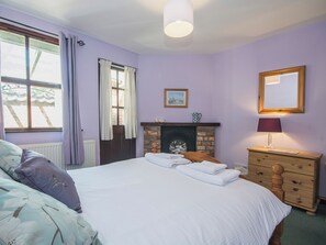 1 quarto, Wi-Fi de cortesia, roupa de cama