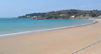 Alojamiento de 1 habitaciones en St Brelades Bay
