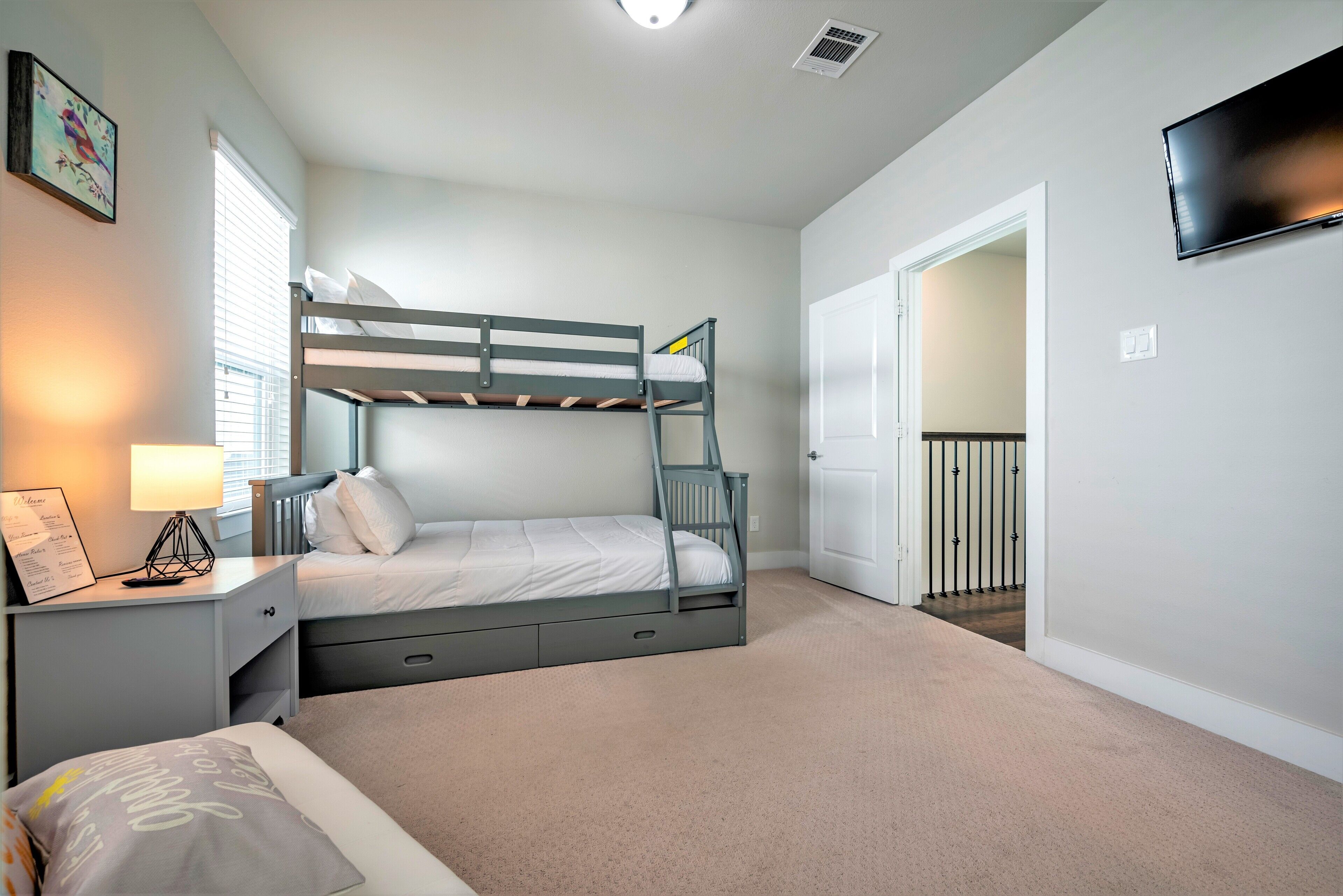 3 bedrooms, desk, iron/ironing board, free WiFi