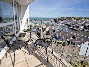 Outdoor dining - Upper Deck - 5 Linden Court (Brixham)