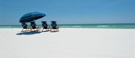 Beach nearby, sun loungers, beach towels