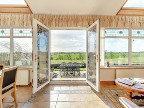 Interior - 5 bedroom accommodation in Ancroft, near Berwick-upon-Tweed (Ancroft, near Berwick-upon-Tweed)