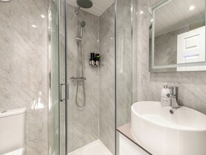 Towels - 5 bedroom accommodation in Ancroft, near Berwick-upon-Tweed (Ancroft, near Berwick-upon-Tweed)