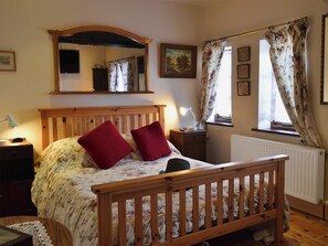 5 bedrooms, free WiFi, bed sheets