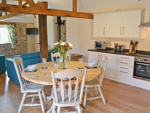 Dining - 2 bedroom accommodation in Witton, near Happisburgh (Witton, near Happisburgh)