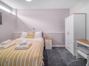 1 bedroom, free WiFi, bed sheets