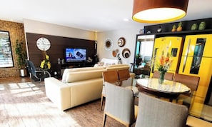 Casa Deluxe, piscina privada (Casa Estrela Rubi) | Cocina privada | Frigorífico, microondas, arrocera y licuadora