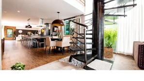 Deluxe House, Private Pool (Casa Estrela Rubi) | Living area | 65-inch Smart TV with cable channels, TV, Netflix
