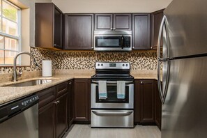 Fridge, microwave, stovetop, dishwasher