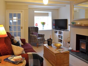 TV, fireplace - Eden House Holiday Cottage (Pickering)