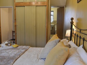 1 bedroom, free WiFi, bed sheets - Eden House Holiday Cottage (Pickering)