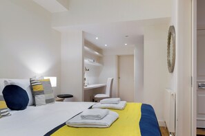 1 habitación, escritorio, tabla de planchar con plancha y wifi gratis 