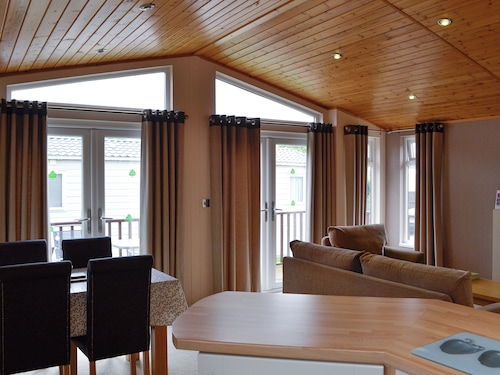 2 bedroom accommodation in Hopton-on-Sea, Great Yarmouth