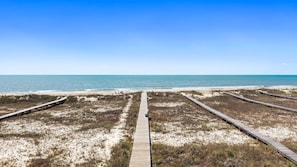 Beach nearby - Paradise Paws- Pet Friendly, Community pool, Pickleball Courts (Gulf County)