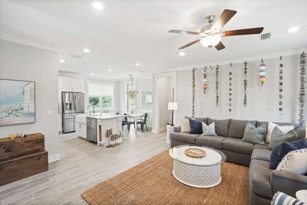 صورة غير مصنفة، 1 من 28، زرّ