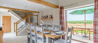 4 bedroom accommodation in East Stoke, near Newark
