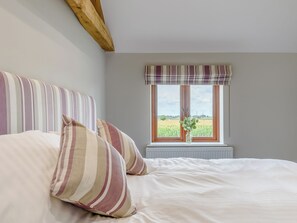 4 bedrooms, free WiFi, bed sheets