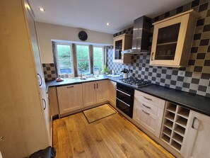 Dishwasher - 3 bedroom accommodation in Grassington, near Skipton (Grassington, near Skipton)