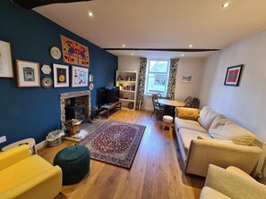 Fireplace - 3 bedroom accommodation in Grassington, near Skipton (Grassington, near Skipton)