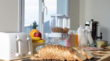 Free daily buffet breakfast