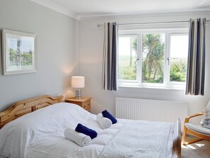 4 bedrooms, free WiFi, bed sheets