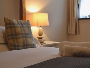 2 Schlafzimmer, Reisekinderbett, kostenloses WLAN, Bettwäsche