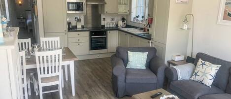 Fireplace, Netflix, streaming services