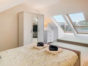 6 bedrooms, free WiFi, bed sheets