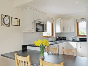 Private kitchen - SEASIDE COTTAGE - UFA (by Inverinate, Kyle)