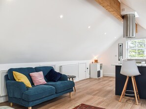 Living area - 1 bedroom accommodation in Bossiney, near Tintagel (Bossiney, near Tintagel)