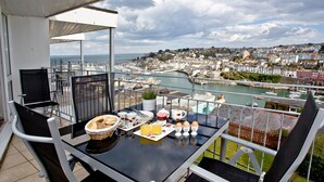 Outdoor dining - Kittiwakes - 7 Linden Court (Brixham)