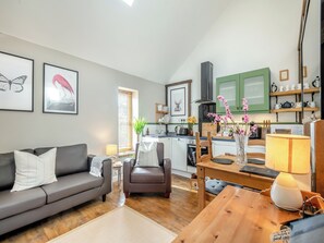 TV - 1 bedroom accommodation in Hickling (Hickling)