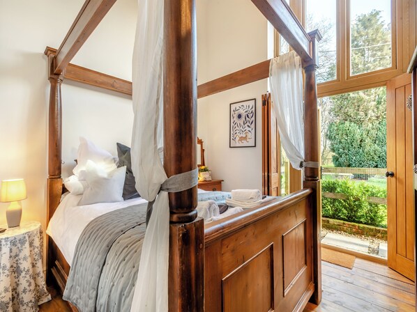1 bedroom, free WiFi, bed sheets