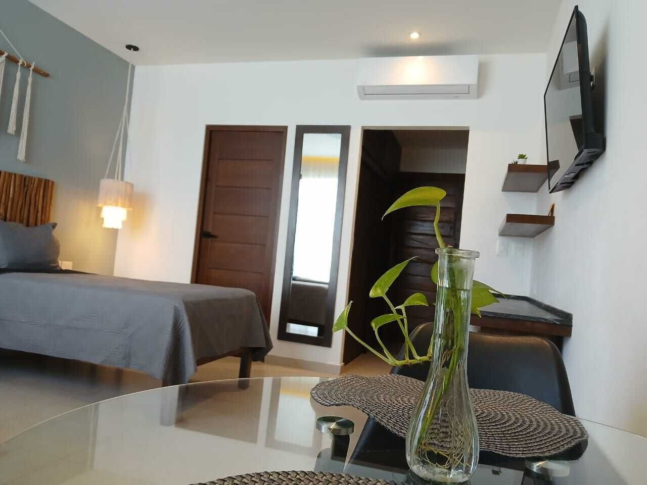 Deluxe Twin Room | Down duvets, in-room safe, desk, blackout curtains