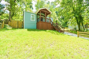Exterior - *NEW* Westside 3-Bedroom Bungalow 10-15 Minutes from Downtown/Midtown (Atlanta)