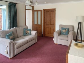 TV - 2 bedroom accommodation in North Somercotes, Mabelthorpe (North Somercotes, Mabelthorpe)