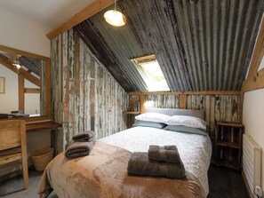 4 bedrooms, free WiFi, bed sheets