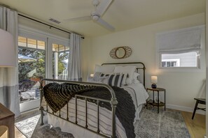 2 makuuhuonetta, silitysrauta/-lauta, vauvan matkasänky, ilmainen Wi-Fi