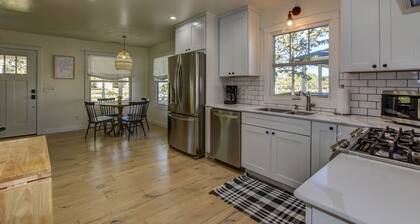 Charming downtown bungalow on Park Avenue