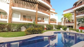 2 piscinas externas