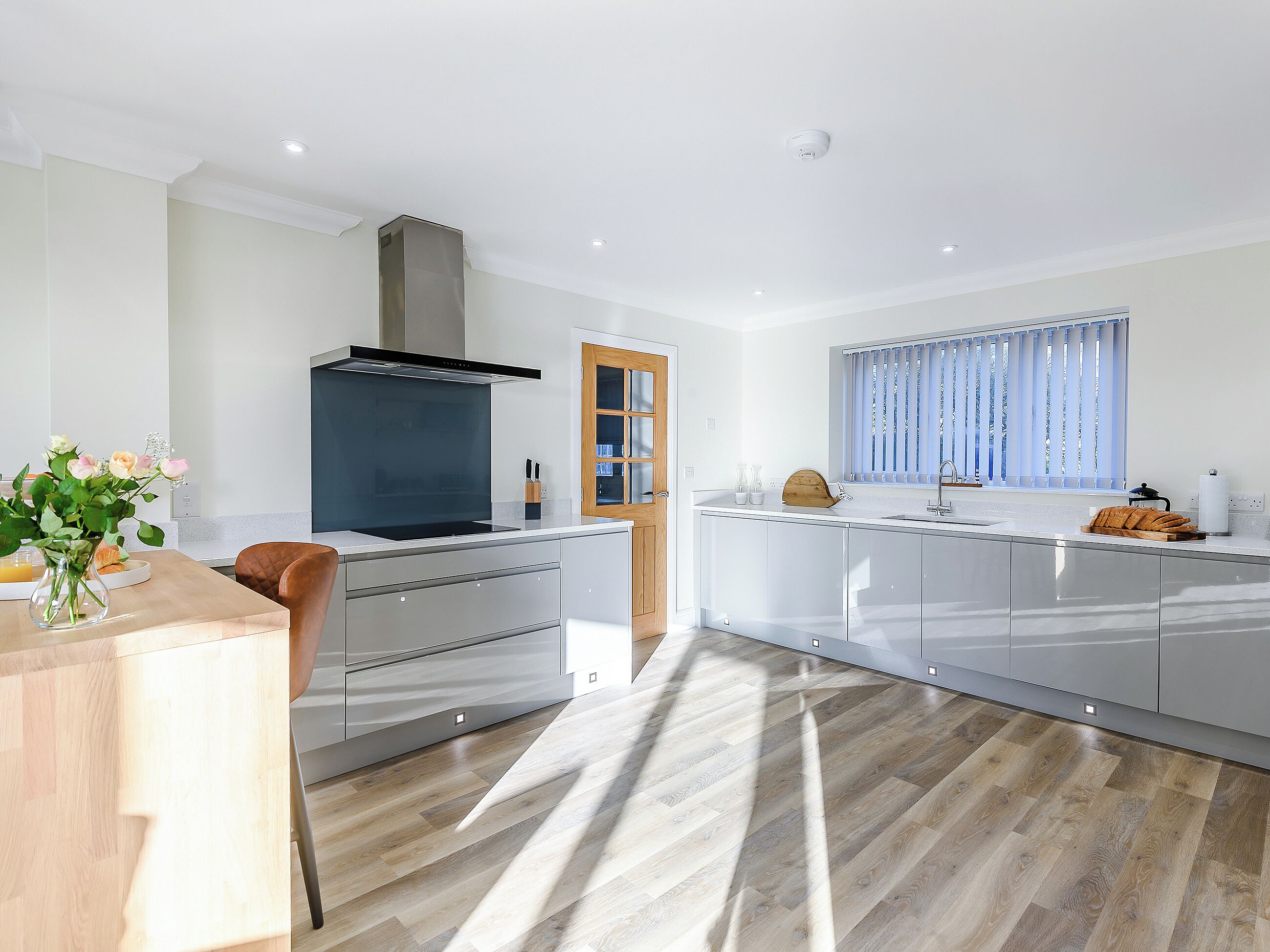 洗碗機、高腳椅