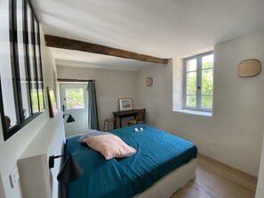 4 habitaciones, tabla de planchar con plancha y wifi gratis