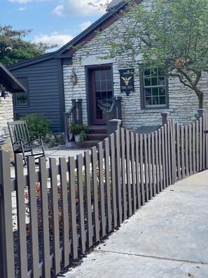 Exterior - The Inn on the Olde Homestead (Waukesha)