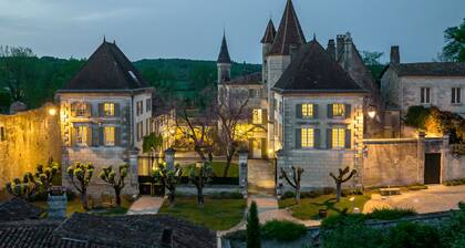 Jacquette, Château des Sénéchaux, luxurious, decadent, restful, magnificent.