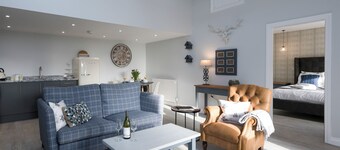 The Cowshed - UK10354