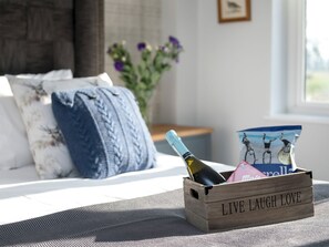 1 quarto, Wi-Fi de cortesia, roupa de cama