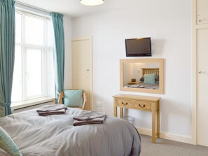 2 bedrooms, free WiFi, bed sheets - 2 bedroom accommodation in Filey (Filey)