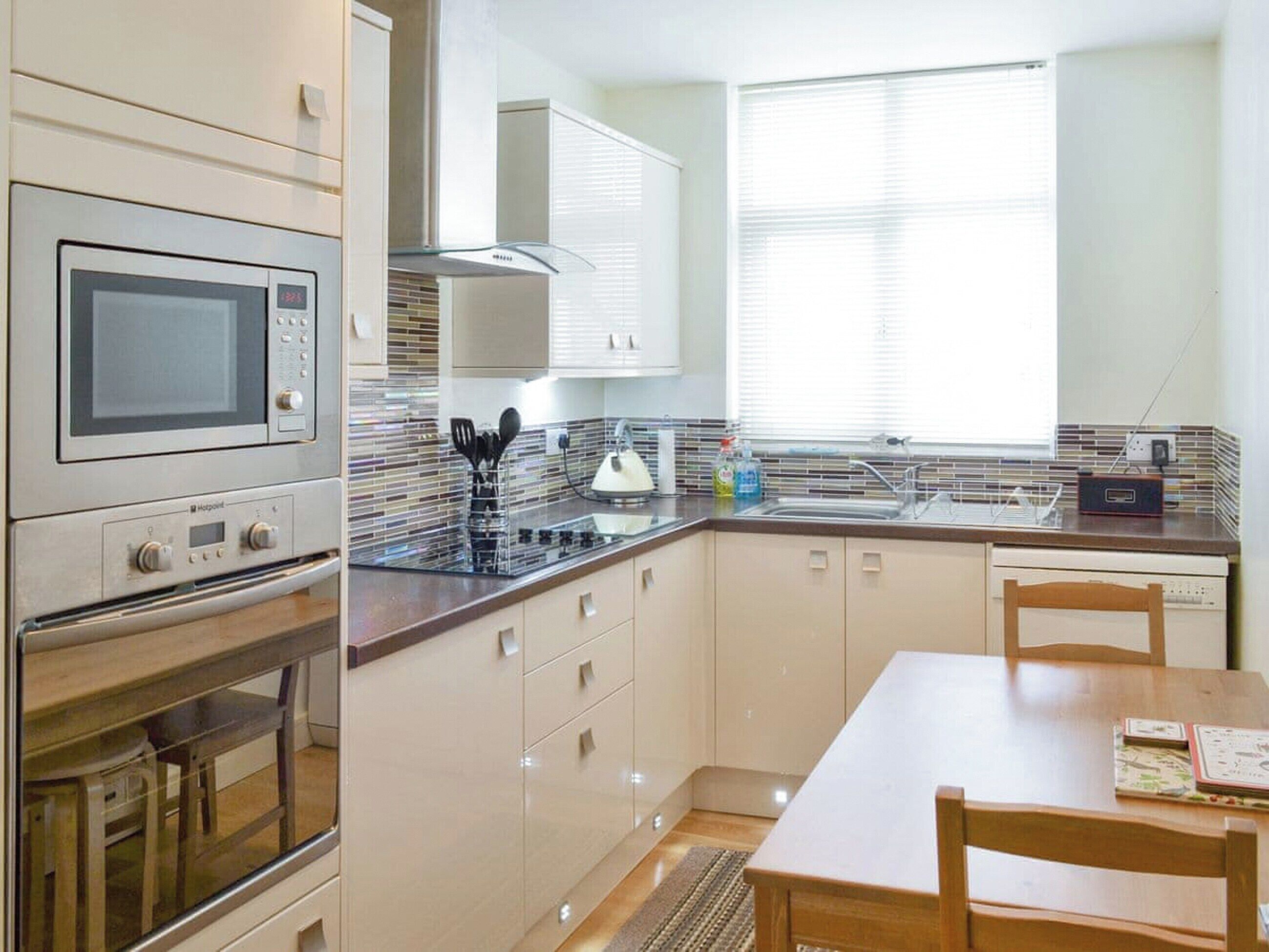 Dishwasher, highchair